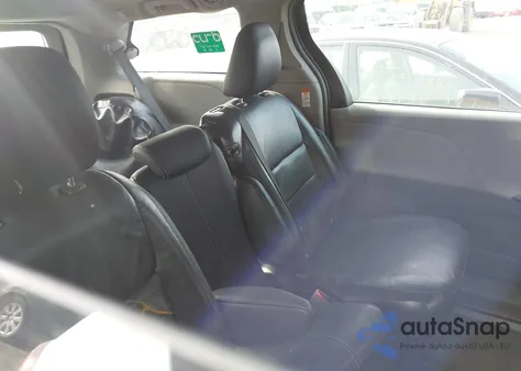 2016 Toyota Sienna L 7 Passenger z USA, uszkodzony, nr VIN 5TDZK3DC5GS761153